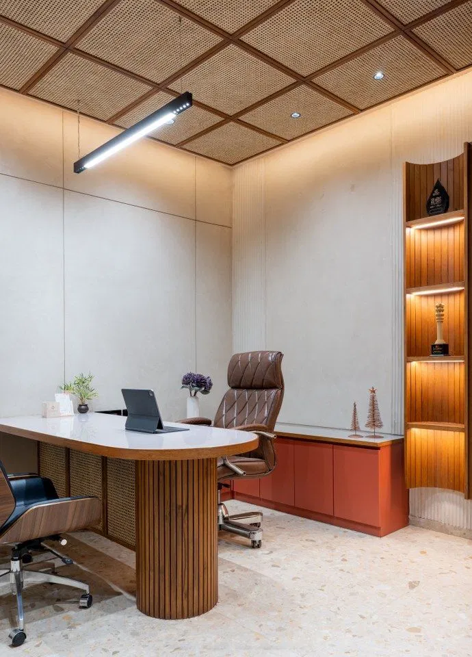 Monochrome Office